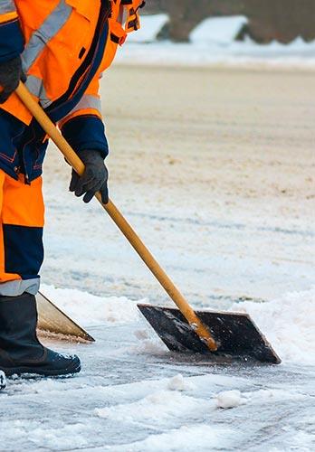 WINTERDIENST & SCHNEERÄUMUNG